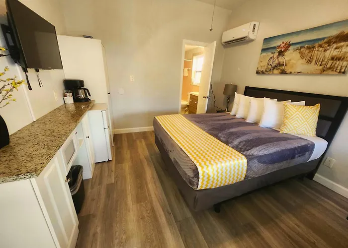 Johns Pass Beach Motel