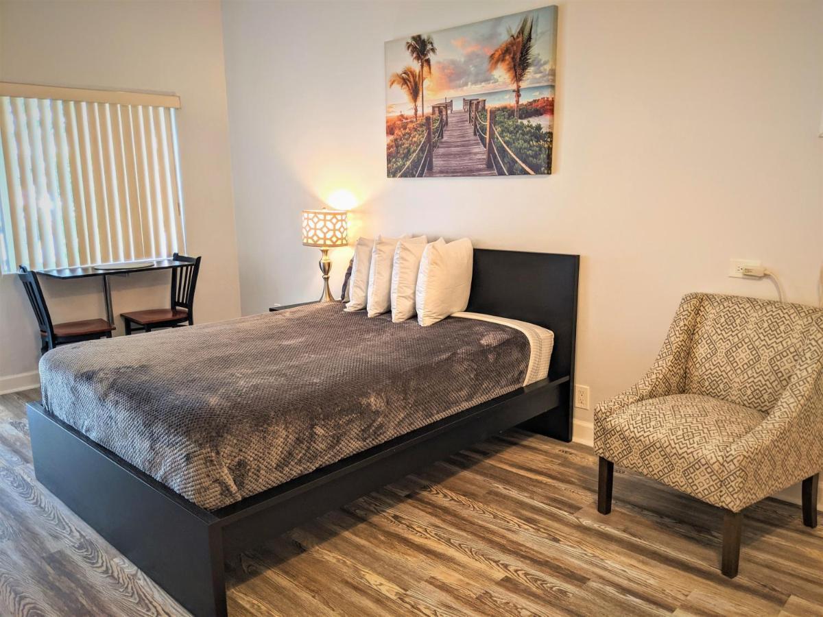 Johns Pass Motel