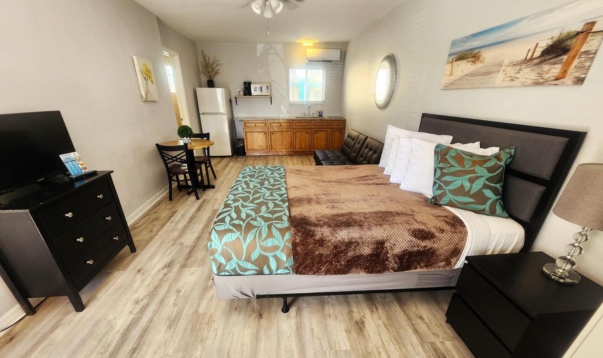 Johns Pass Motel Treasure Island